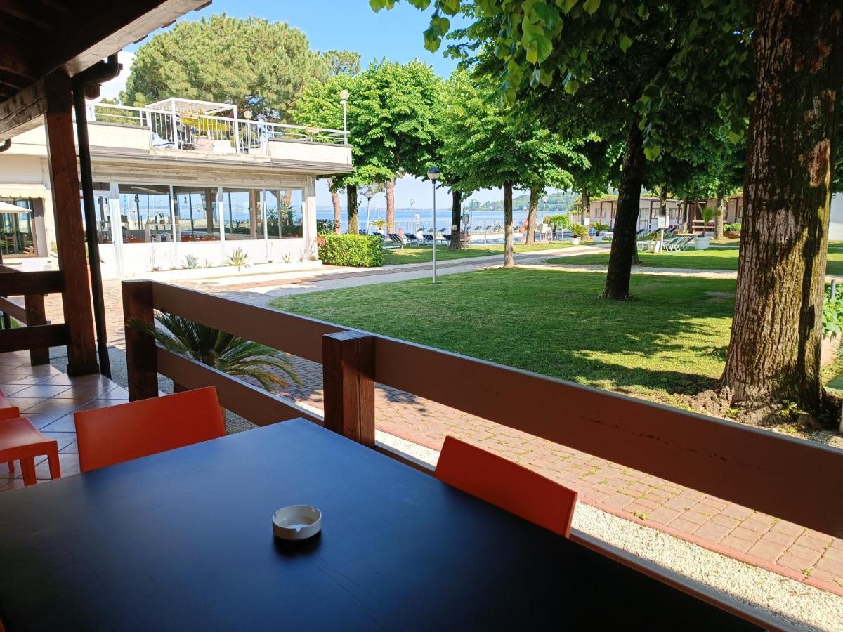 פאדנג'ה סול גארדה Villaggio Turistico Dei Tigli מראה חיצוני תמונה