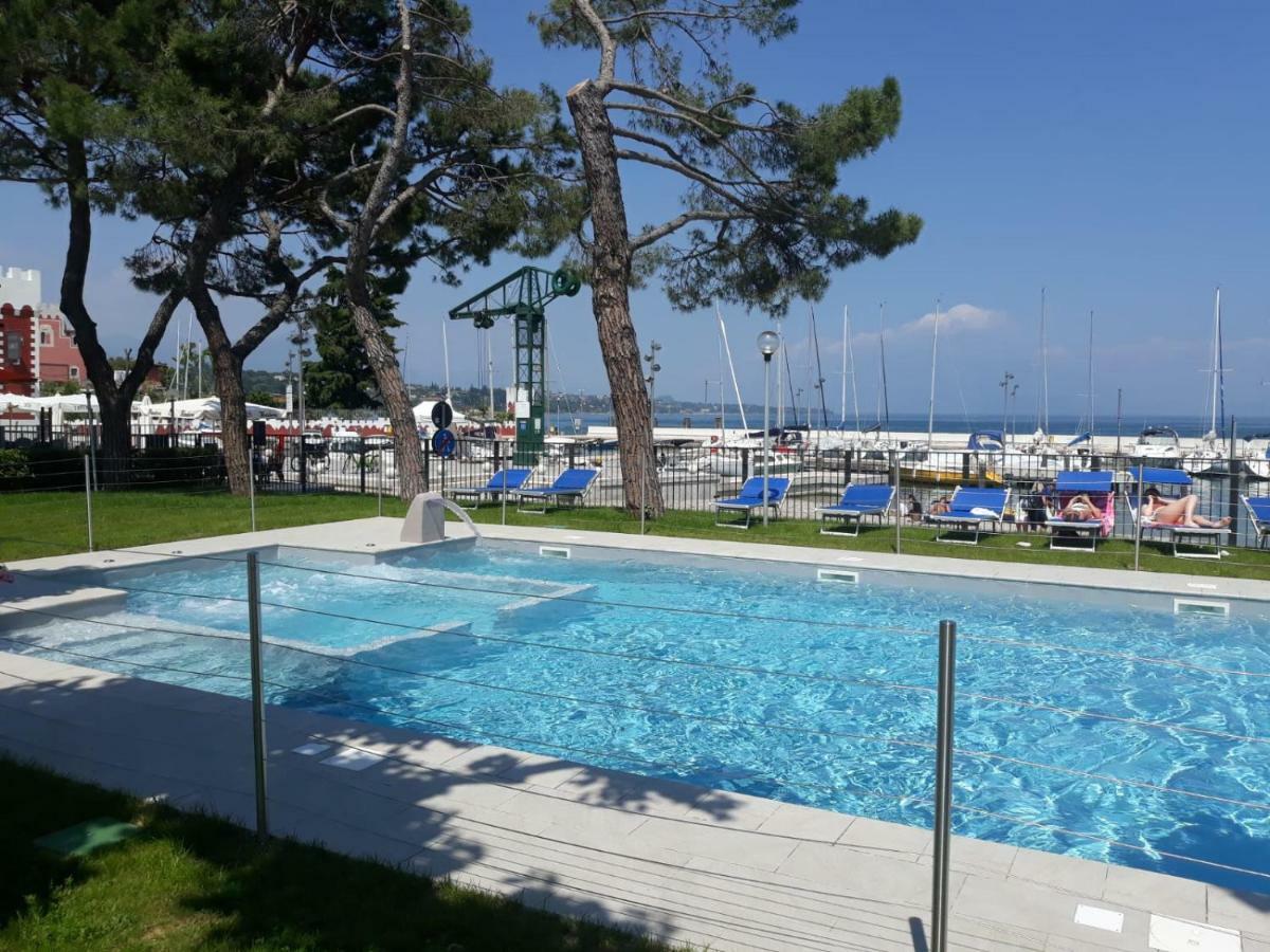 פאדנג'ה סול גארדה Villaggio Turistico Dei Tigli מראה חיצוני תמונה